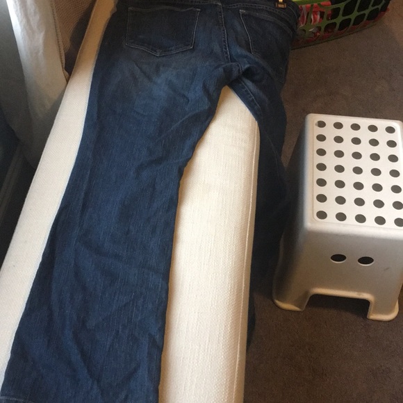 Old Navy Flirt Jeans - Picture 6 of 7